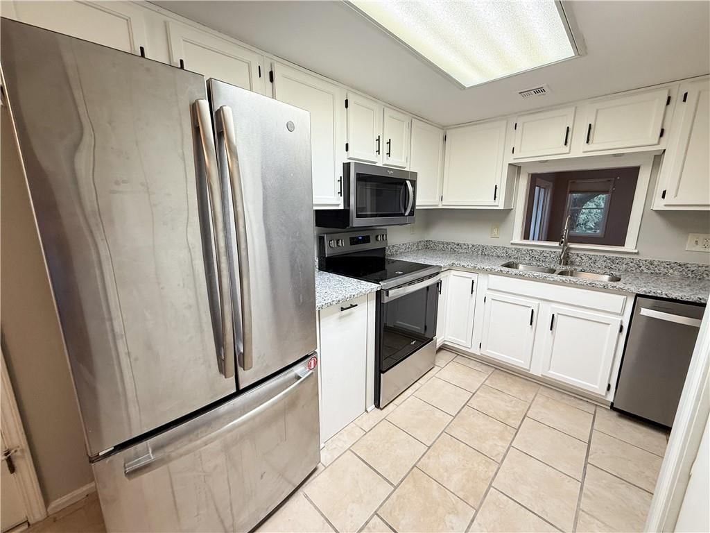 1303 W Stone Boulevard — photo 6