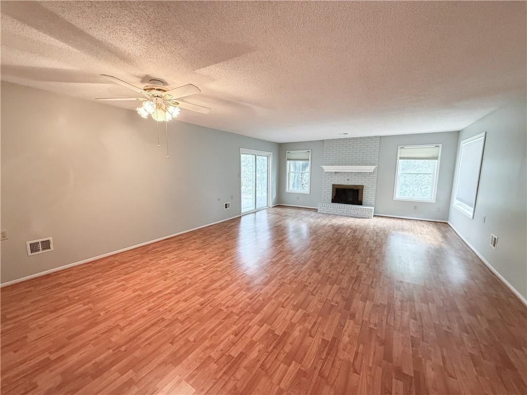 1303 W Stone Boulevard — photo 8