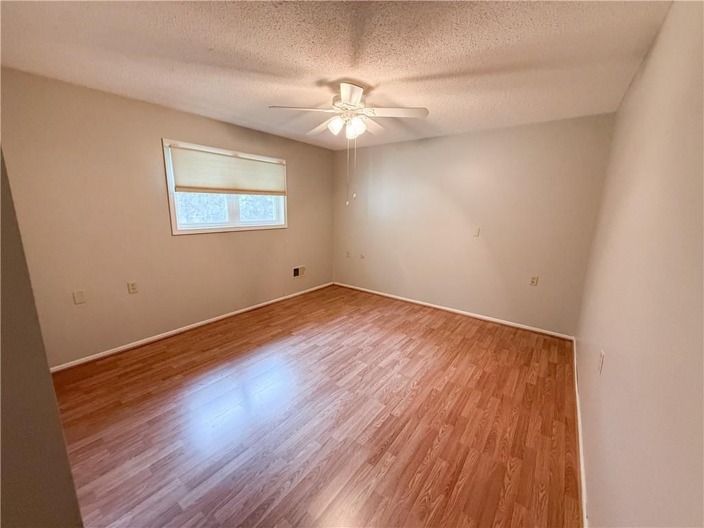 1303 W Stone Boulevard — photo 16