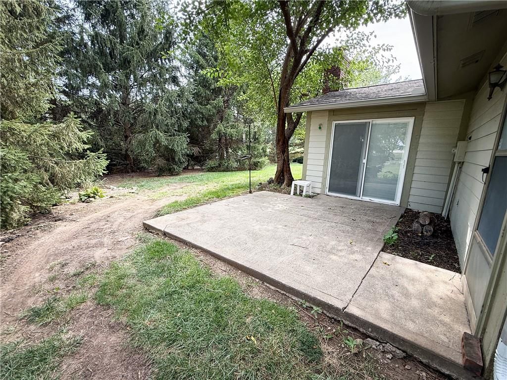 1303 W Stone Boulevard — photo 17