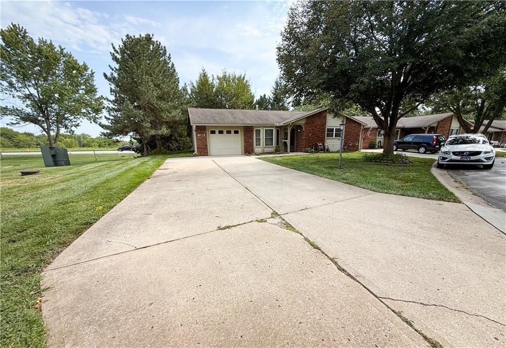 1303 W Stone Boulevard — photo 18