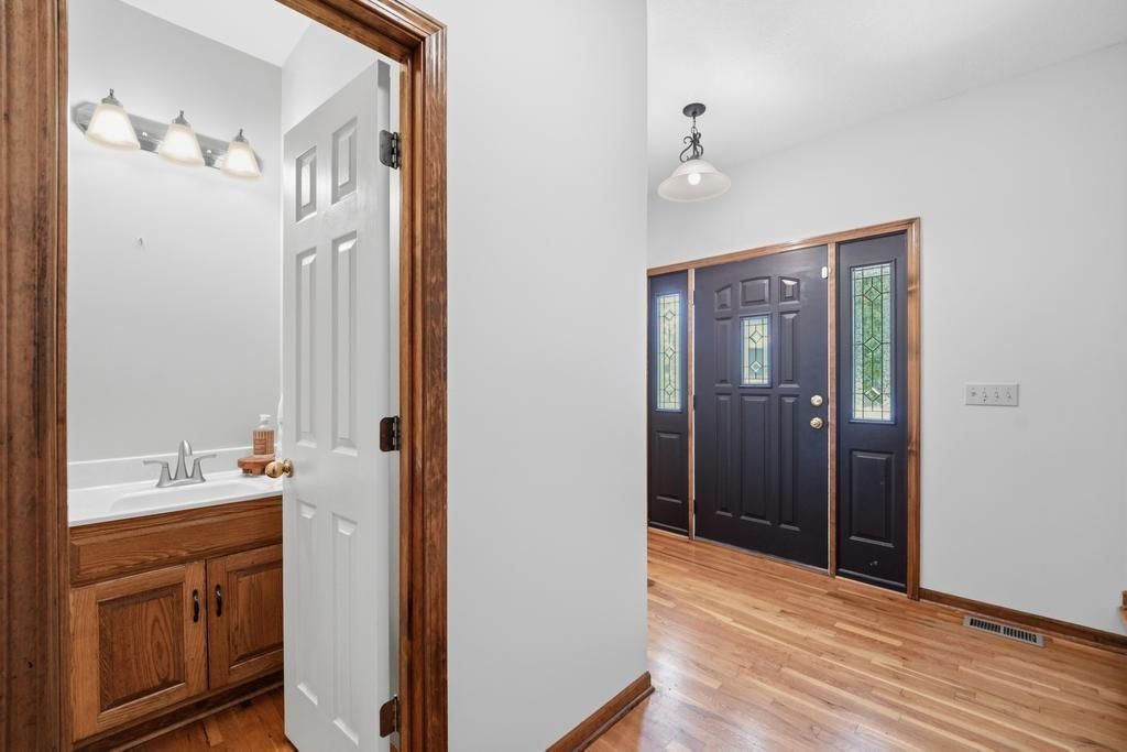 820 NE Adams Drive — photo 4
