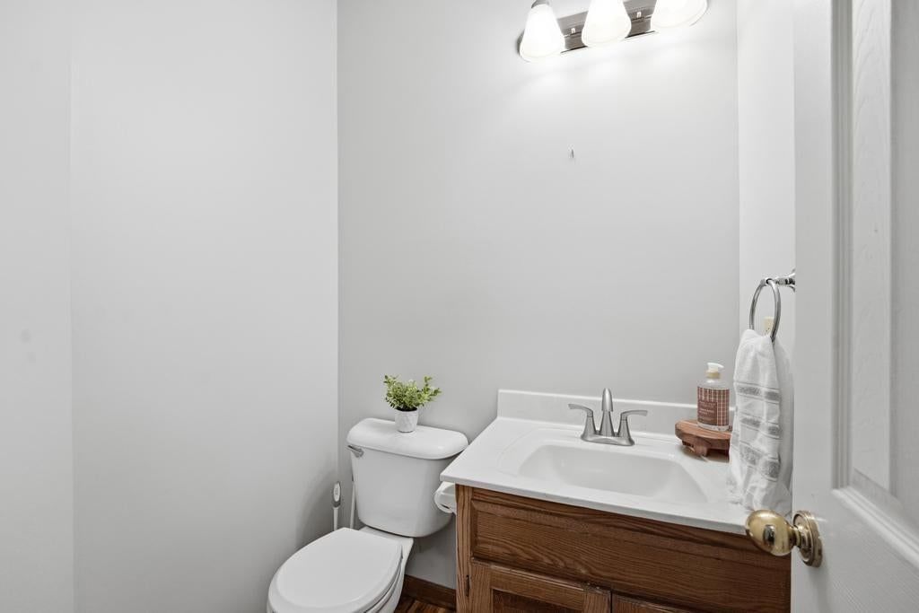820 NE Adams Drive — photo 5