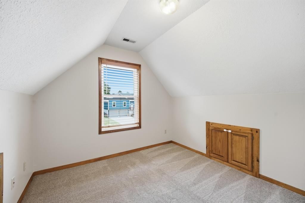 820 NE Adams Drive — photo 31
