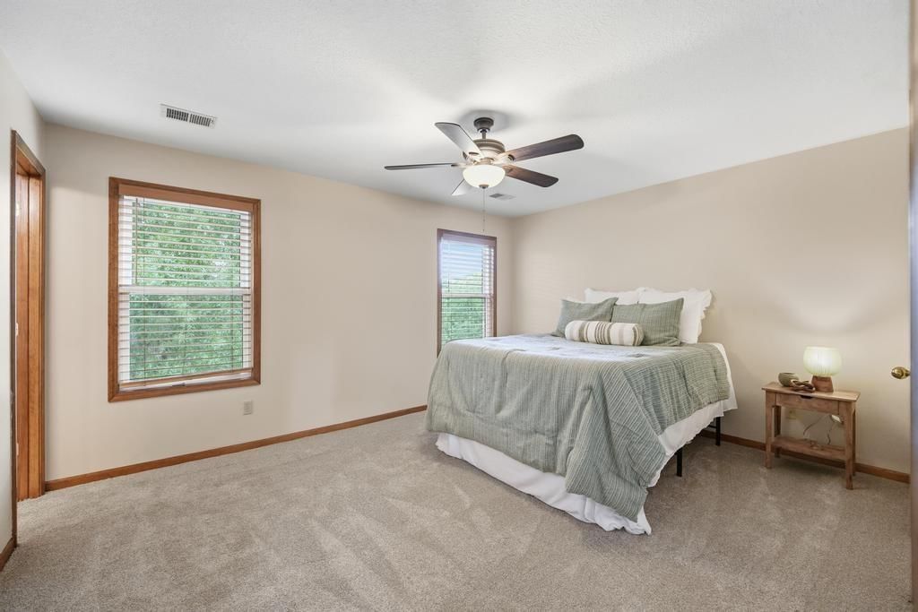 820 NE Adams Drive — photo 37