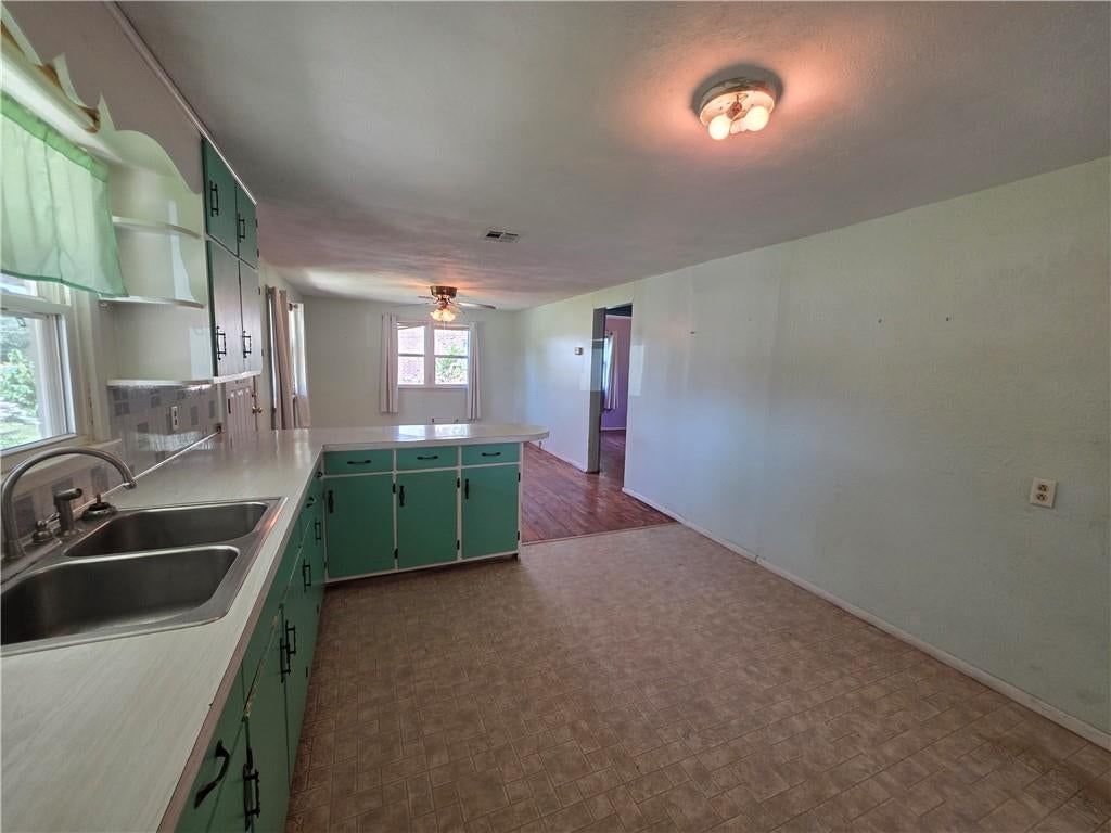 307 W Carman Road — photo 8