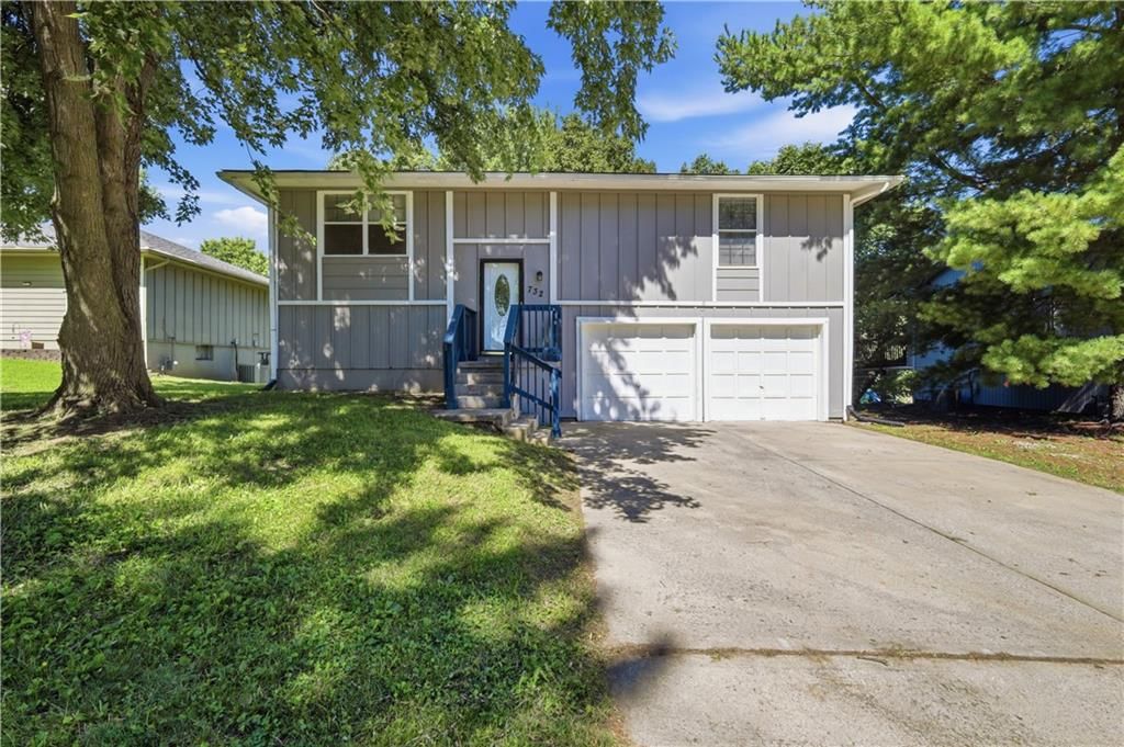 732 N Mohican Drive — photo 1