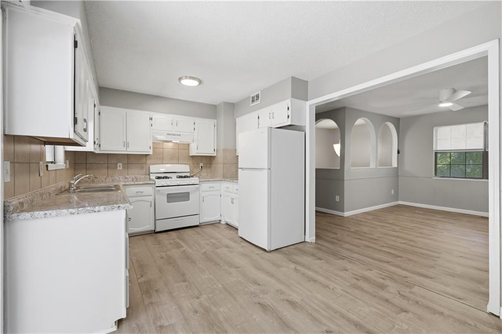732 N Mohican Drive — photo 6