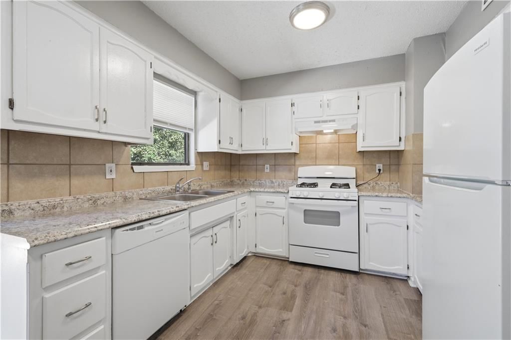 732 N Mohican Drive — photo 7