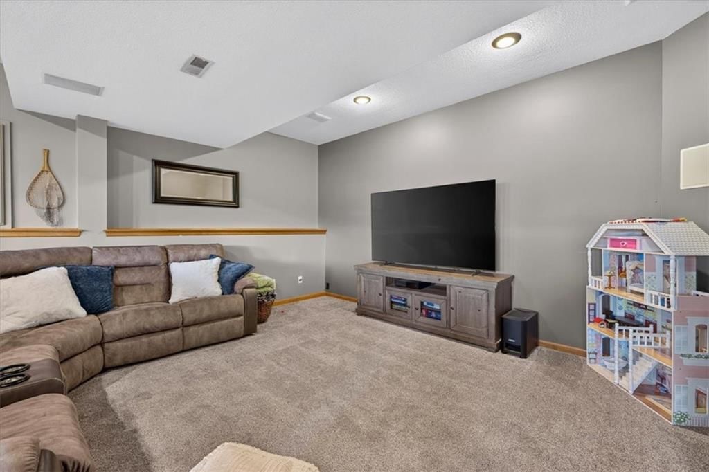 108 NE Gaslight Lane — photo 31