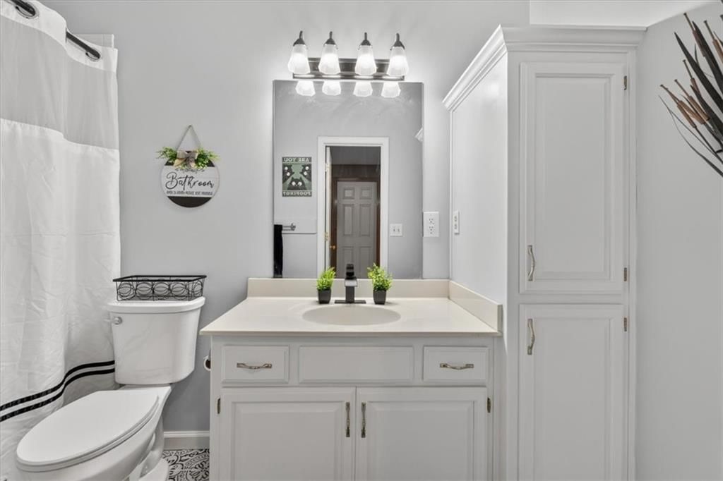 108 NE Gaslight Lane — photo 35