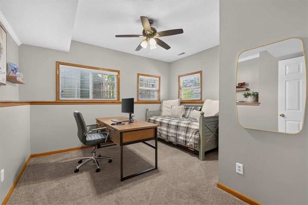 108 NE Gaslight Lane — photo 37