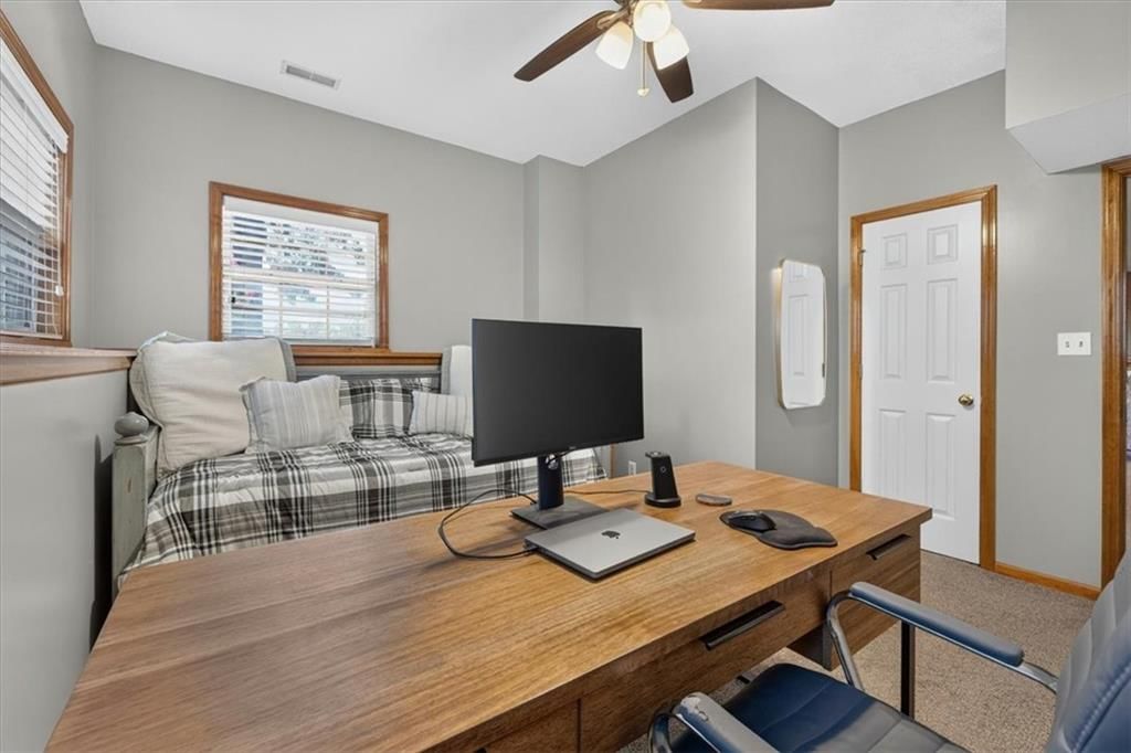 108 NE Gaslight Lane — photo 38