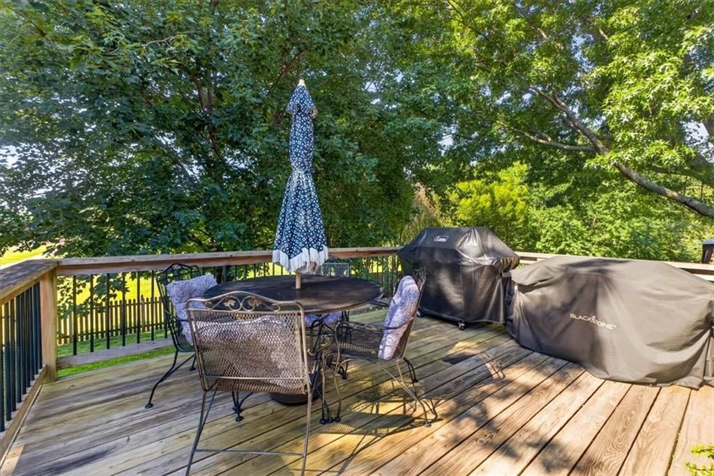 108 NE Gaslight Lane — photo 43