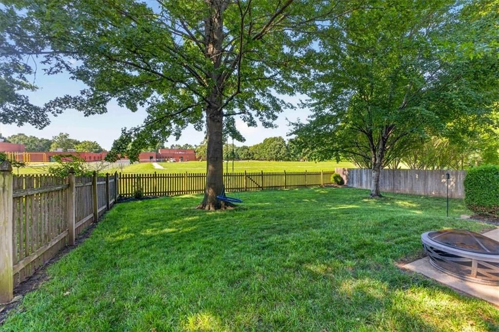 108 NE Gaslight Lane — photo 48
