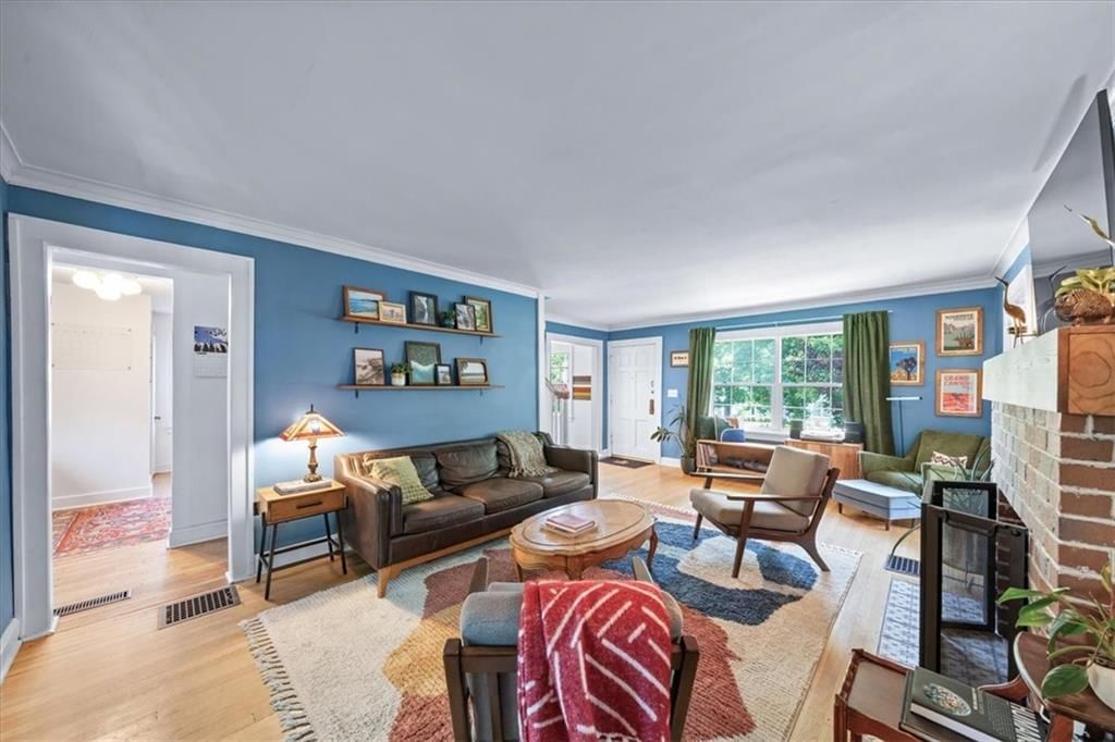 27 W Winthrope Road — photo 4