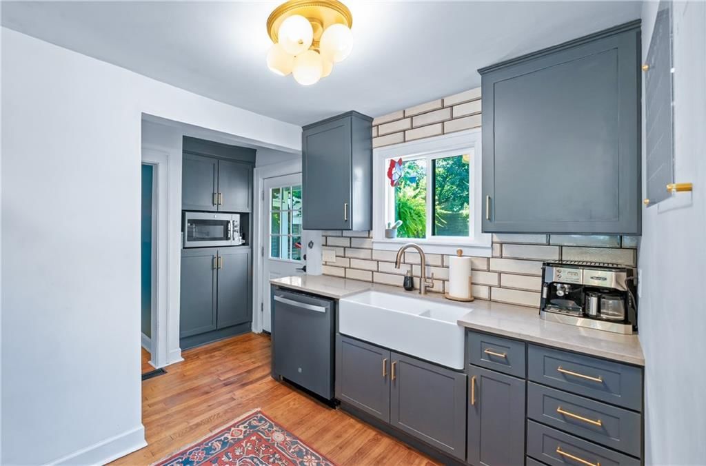 27 W Winthrope Road — photo 11