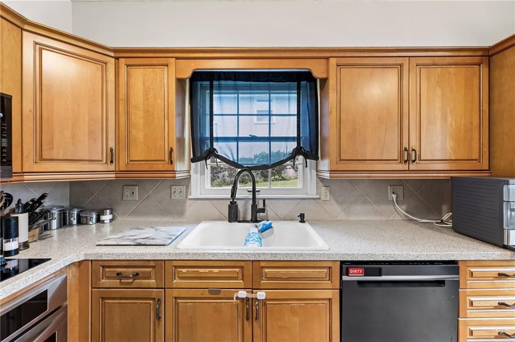 10112 W 65th Street — photo 17
