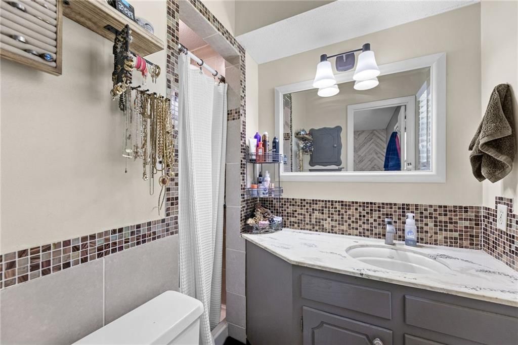 10112 W 65th Street — photo 29