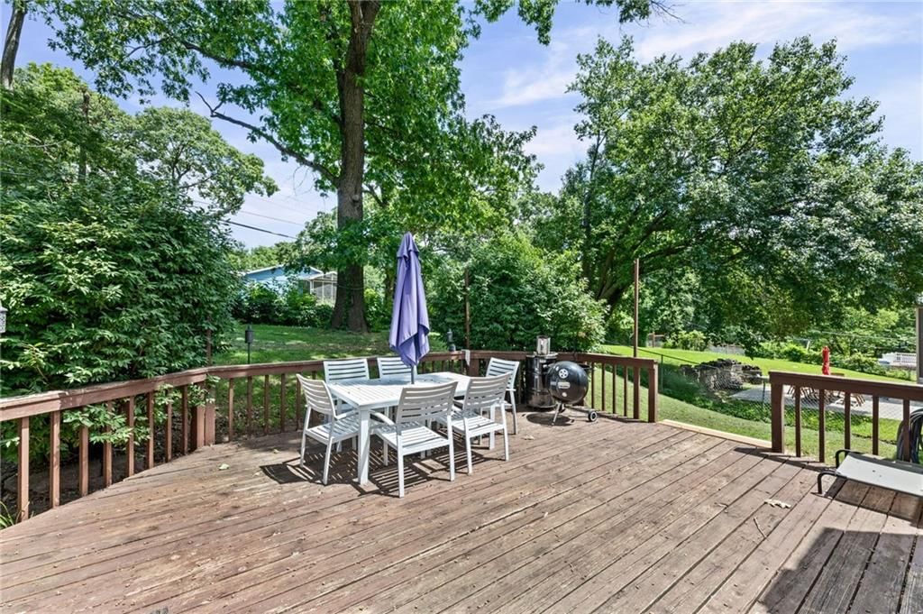 10112 W 65th Street — photo 36