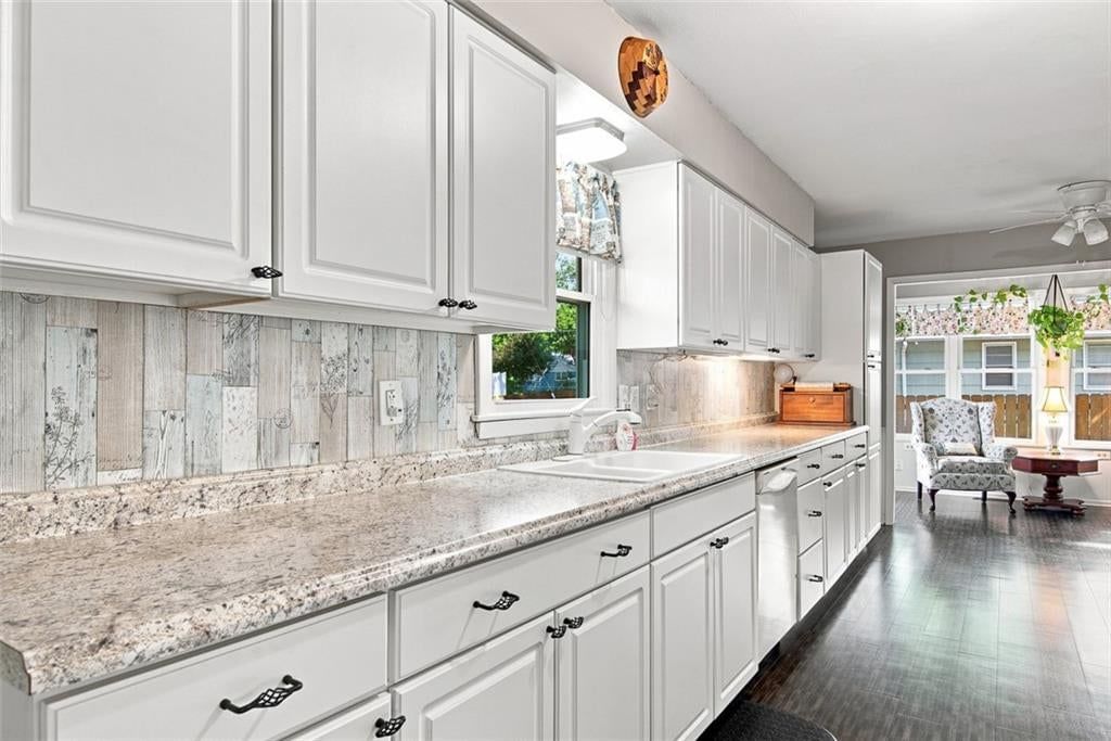 805 S Brentwood Street — photo 12