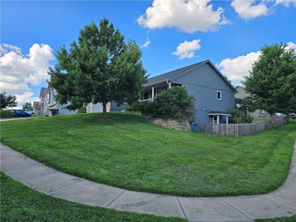 9119 N Garfield Avenue — photo 2
