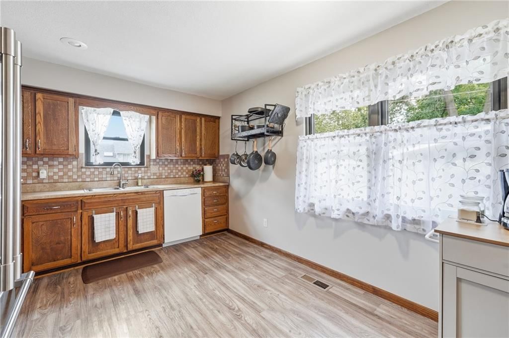 8219 Hardy Street — photo 9
