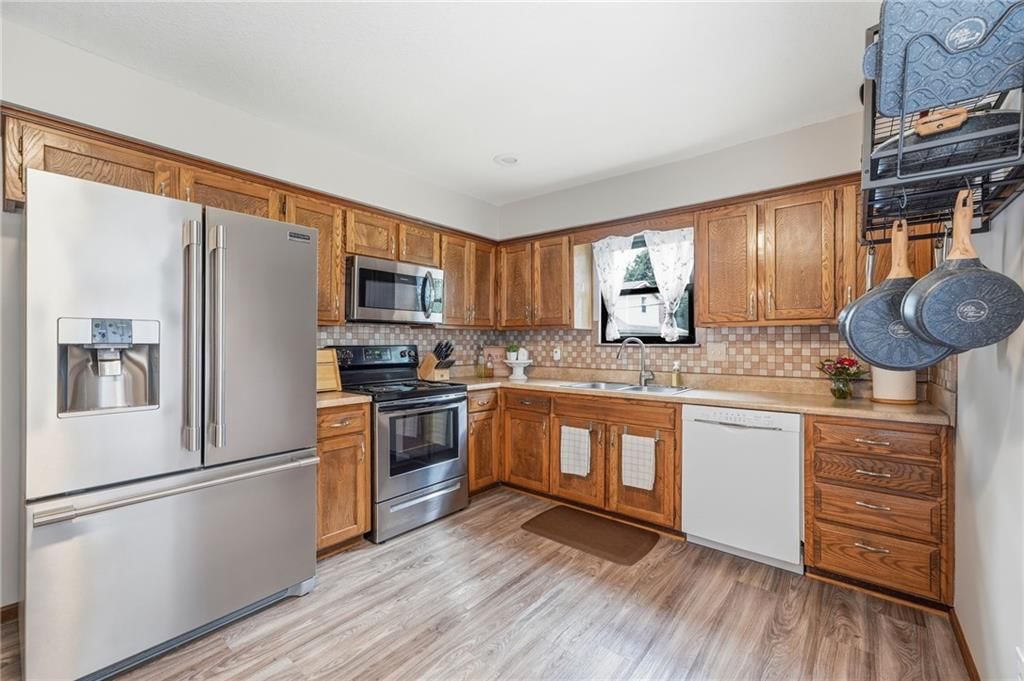 8219 Hardy Street — photo 10