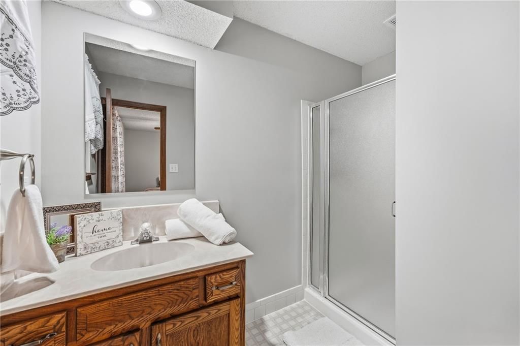 8219 Hardy Street — photo 27