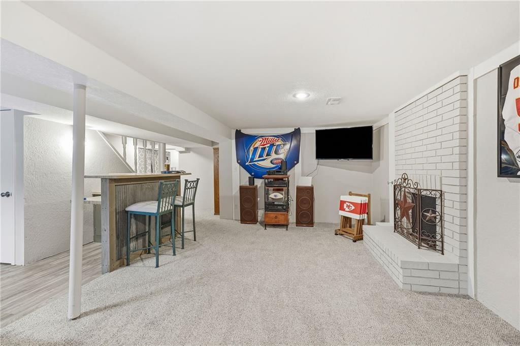 8219 Hardy Street — photo 31
