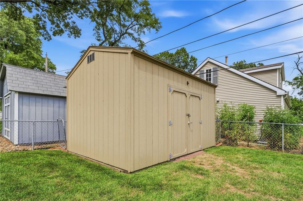 8219 Hardy Street — photo 44