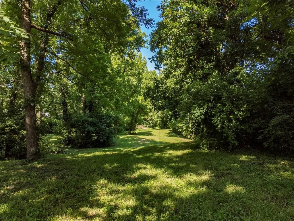 604 N Dickinson Road, Independence, MO