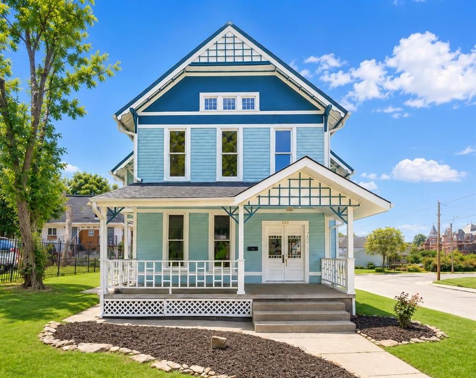 200 Garfield Avenue — photo 1