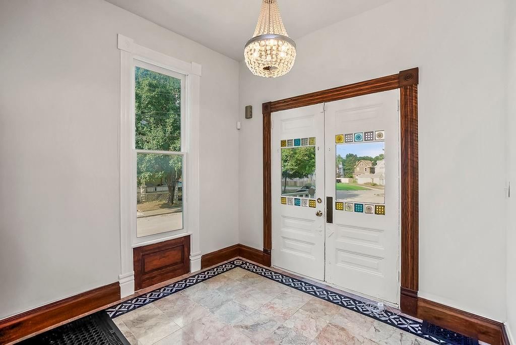 200 Garfield Avenue — photo 2