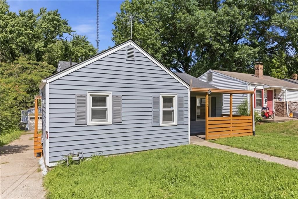 1704 S Brookside Avenue — photo 2