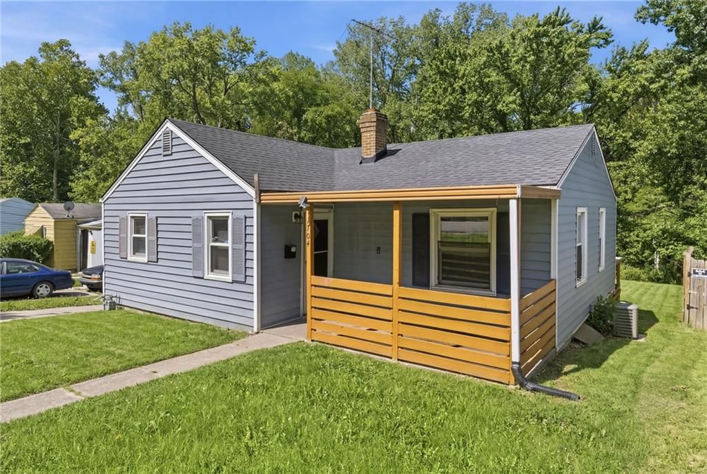 1704 S Brookside Avenue — photo 3