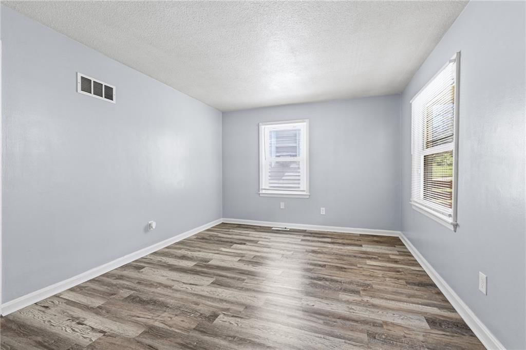 1704 S Brookside Avenue — photo 5