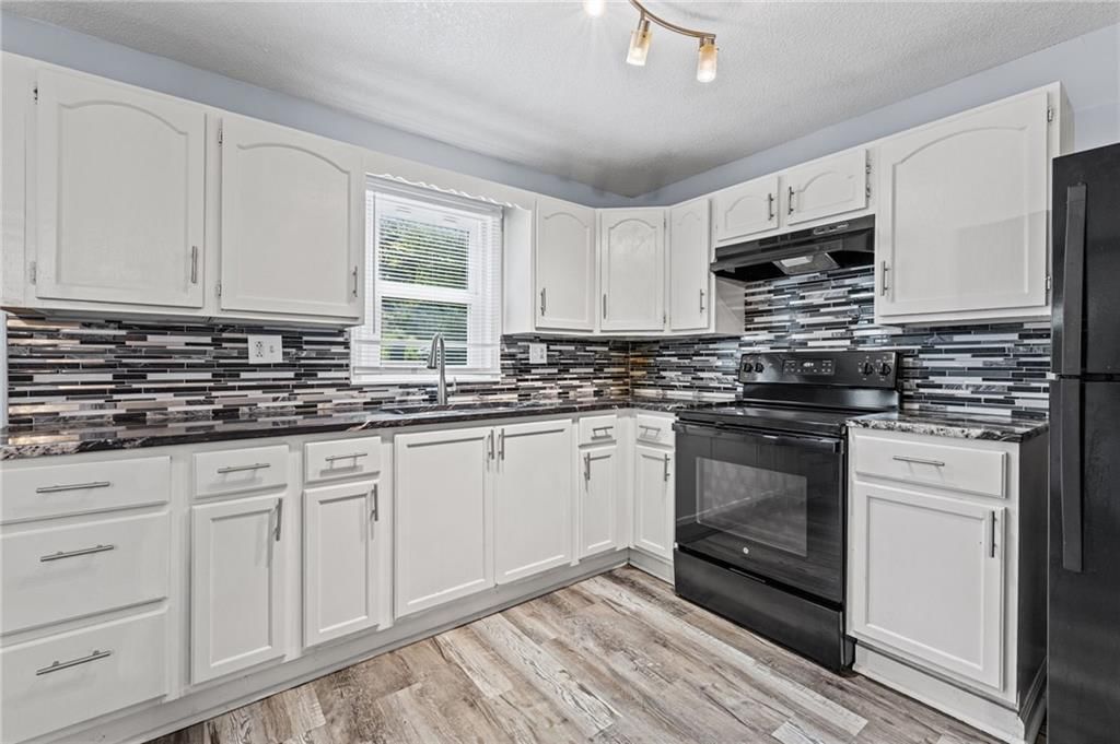 1704 S Brookside Avenue — photo 10