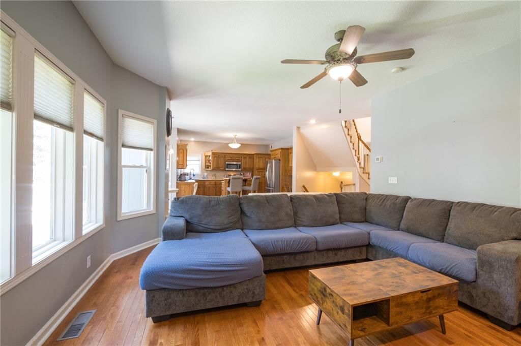 404 DONEGAL Drive — photo 11