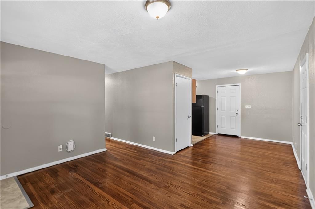 4607 MERSINGTON Avenue — photo 7