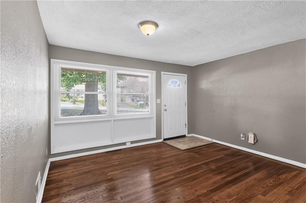 4607 MERSINGTON Avenue — photo 8