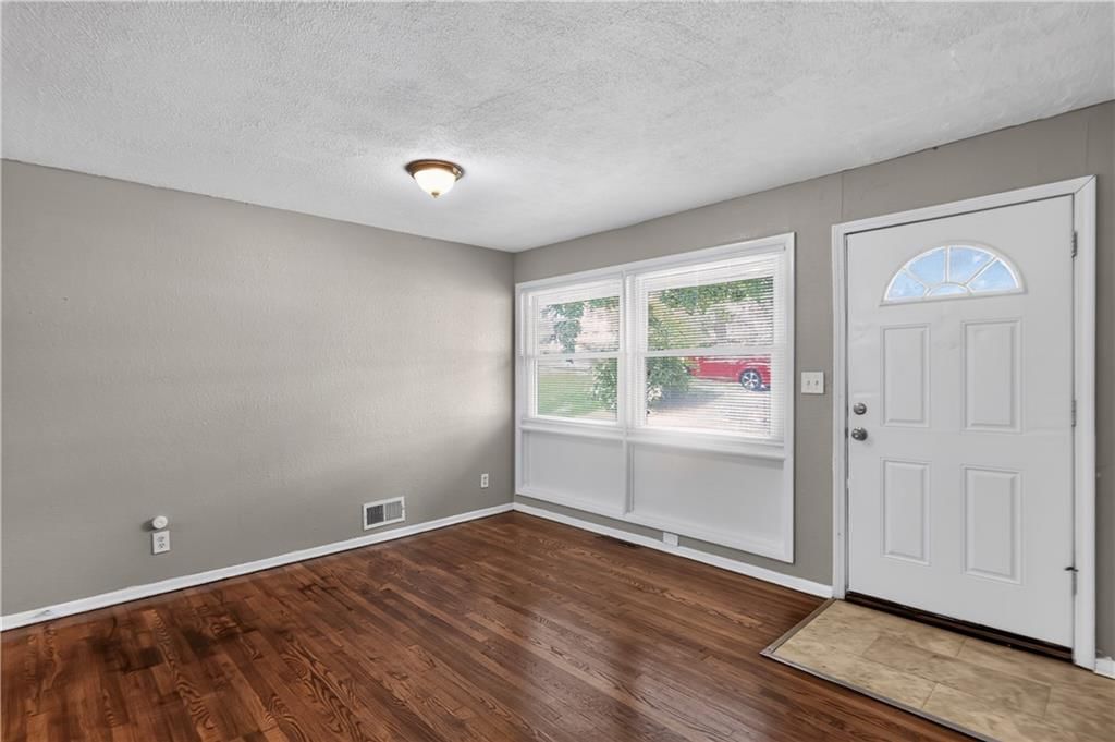 4607 MERSINGTON Avenue — photo 9