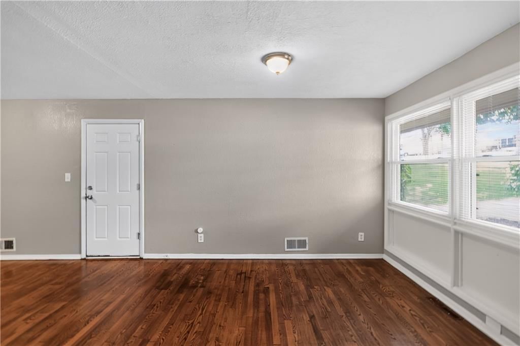 4607 MERSINGTON Avenue — photo 11