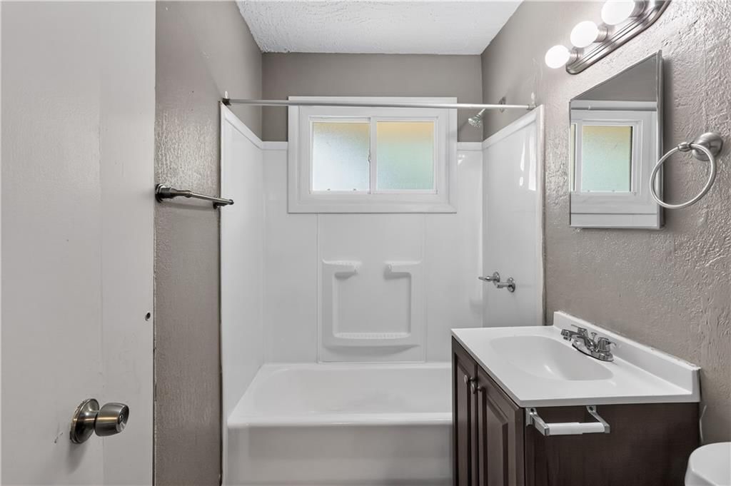 4607 MERSINGTON Avenue — photo 23