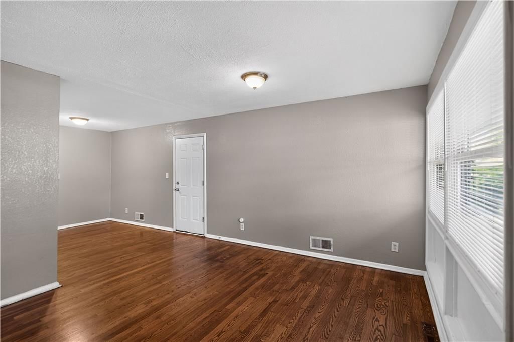 4607 MERSINGTON Avenue — photo 27