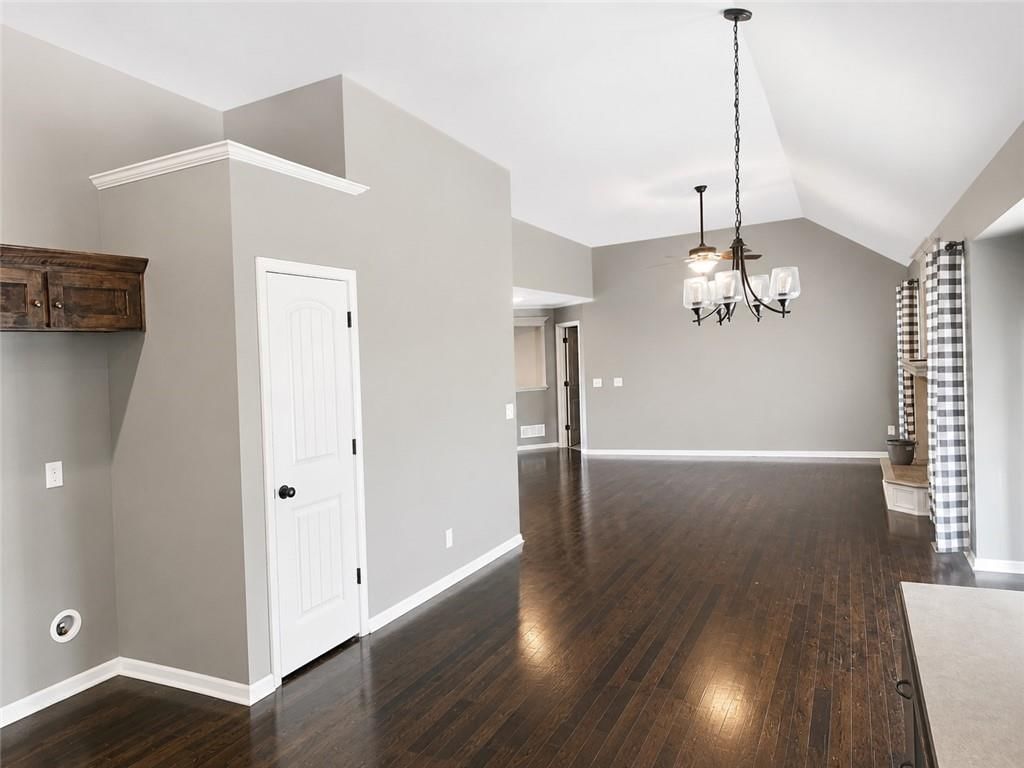 412 Duncan Drive — photo 2