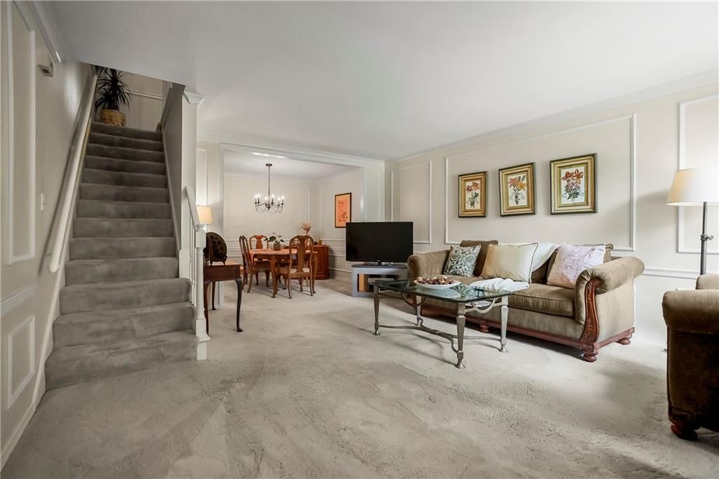 8363 Somerset Drive — photo 11