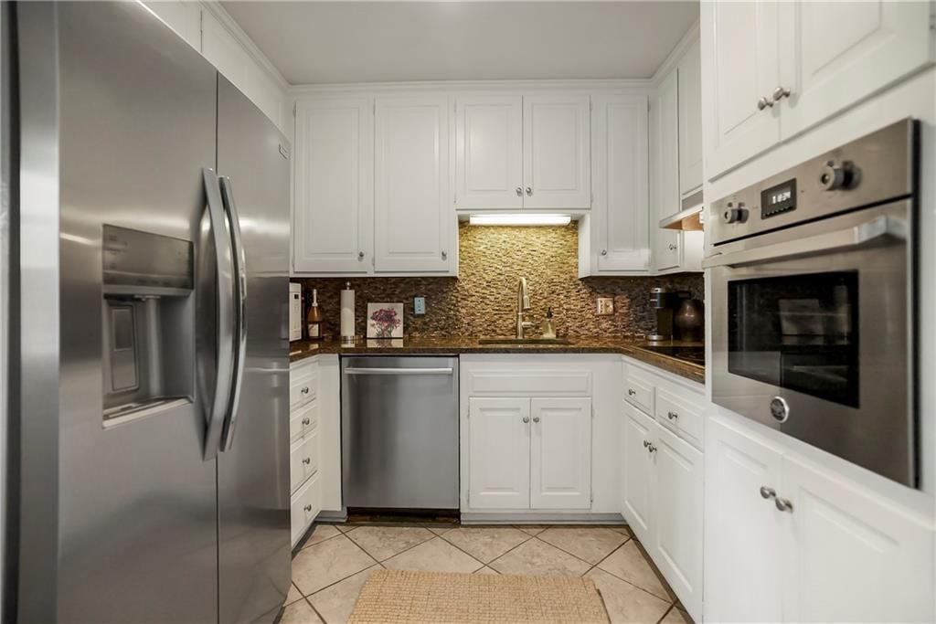 8363 Somerset Drive — photo 13