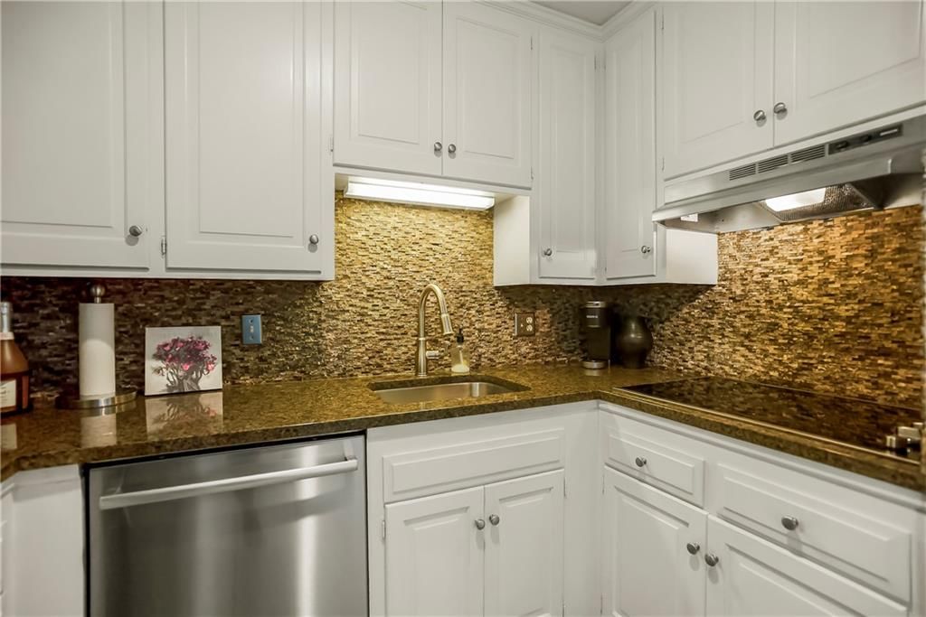8363 Somerset Drive — photo 14