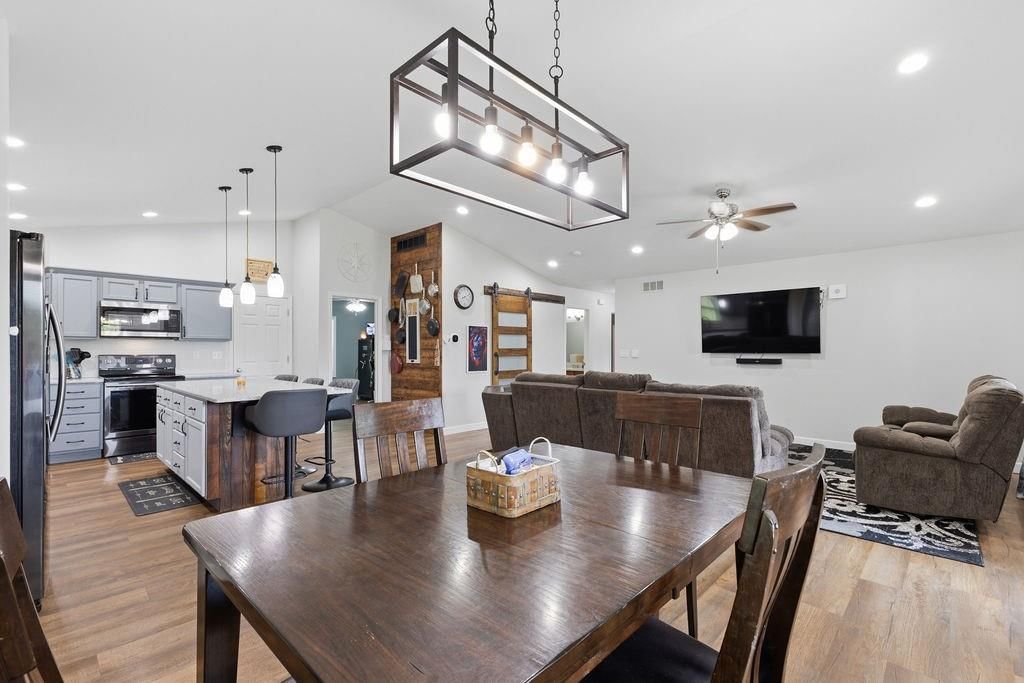 315 Harrington Avenue — photo 6